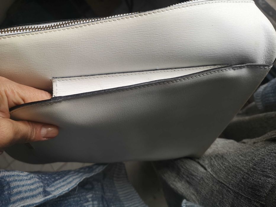 Бяла кожена раничка Tuscany leather дамска чанта употребявана