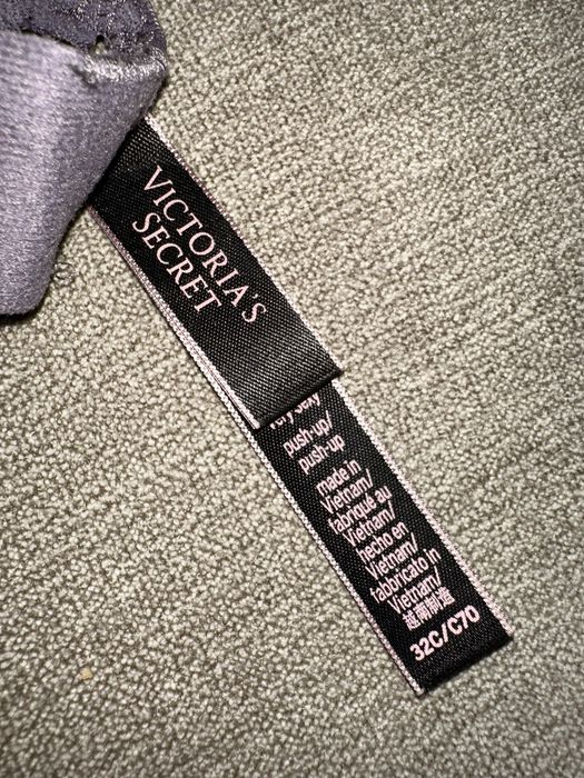 Сутиен на Victoria’s Secret