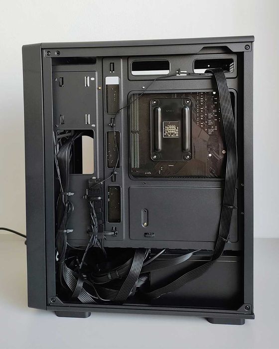 NOU! Sistem PC Gaming Ryzen7 5700X + RX 6600-Factură + Garanție 2 Ani