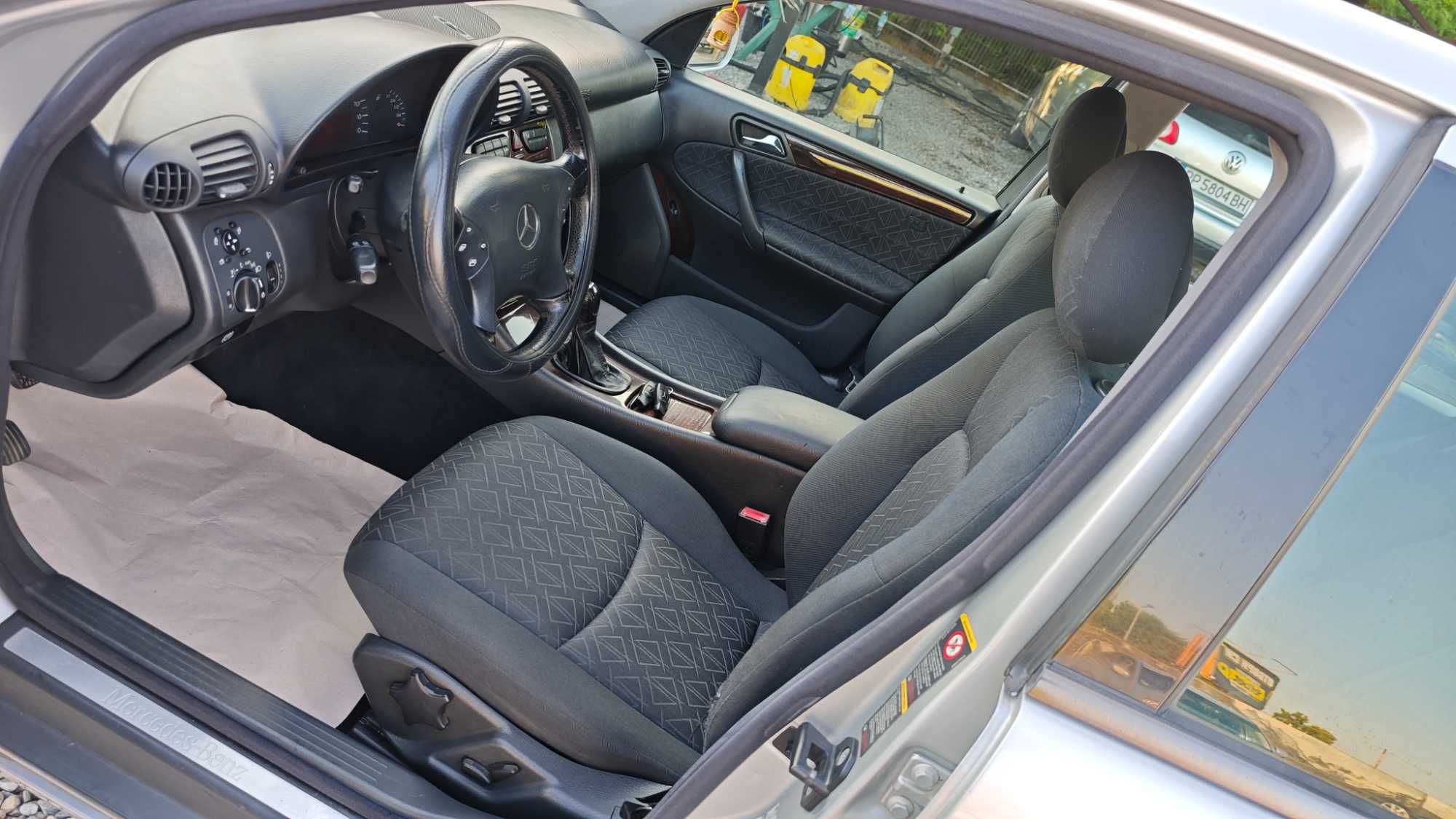 Всичко Платено/Напълно Обслужен Mercedes C270