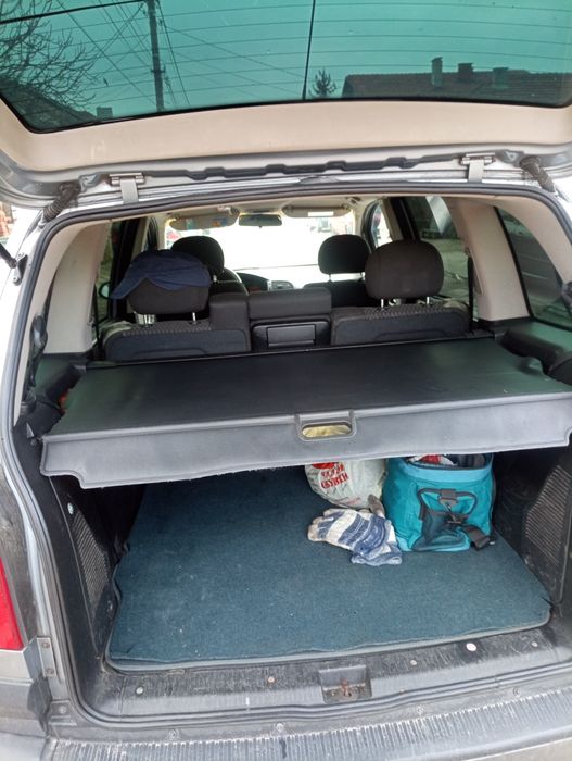 Опел Зафира дизел 2000кубика 101коня 2003година