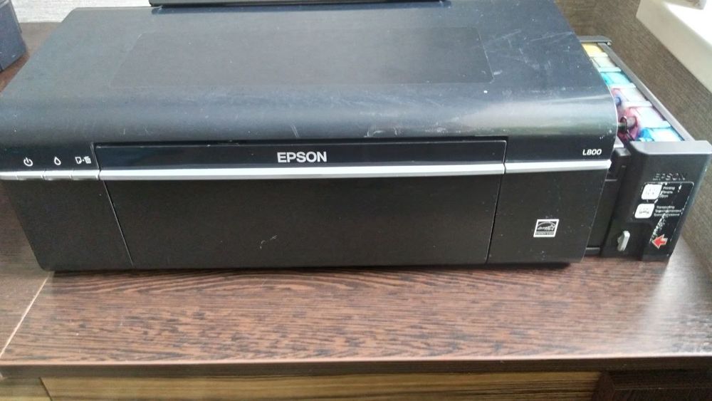 Цветной принтер"Epson" на запчасти, без шнуров.