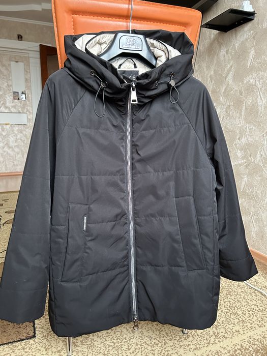 Продам женскую куртку