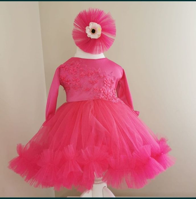 Rochiță fucsia din dantela cu tull, pentru botez