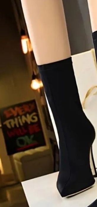 Cizme eleganta,toc stiletto (10cm),super model, super calitate