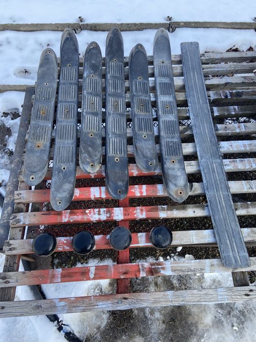 Продам накладки на пороги