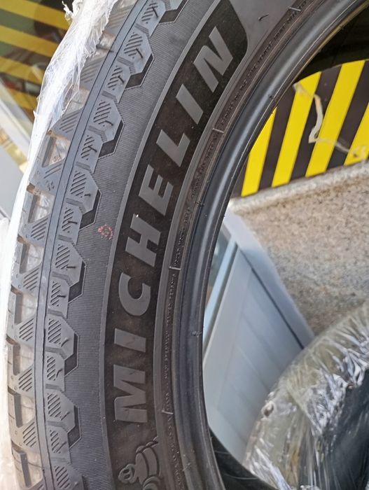 Перегоные шины Michelin Primacy All Season 285/45R22 Range Rover Merce