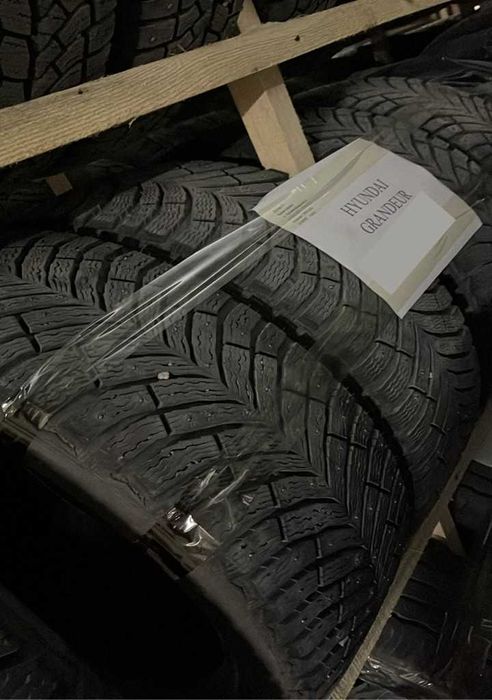 Зимние (шипованные) шины на Hyundai Grandeur 245/40ZR20 Michelin