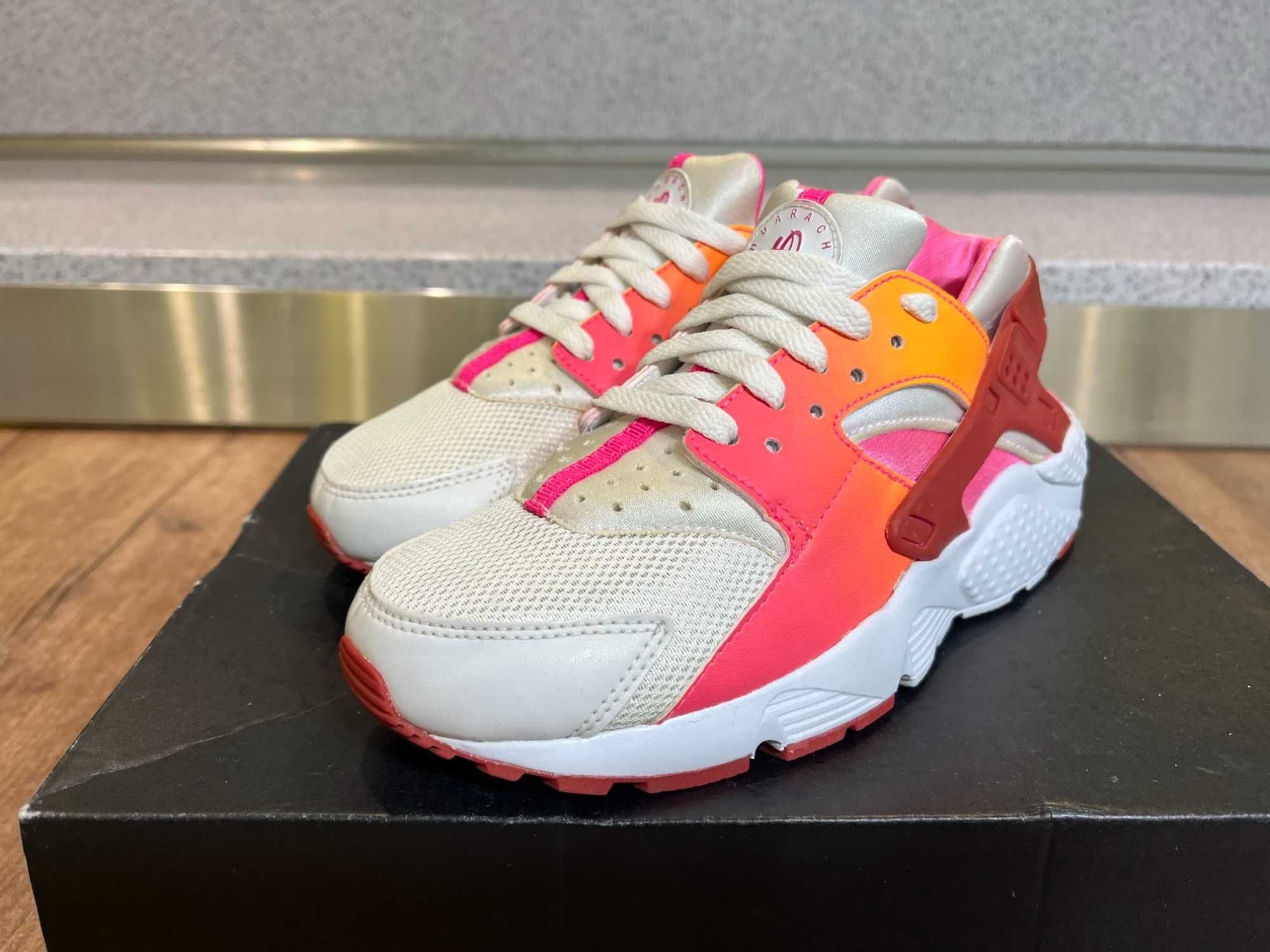 ОРИГИНАЛНИ *** Nike Huarache Run / "Vivid Pink"