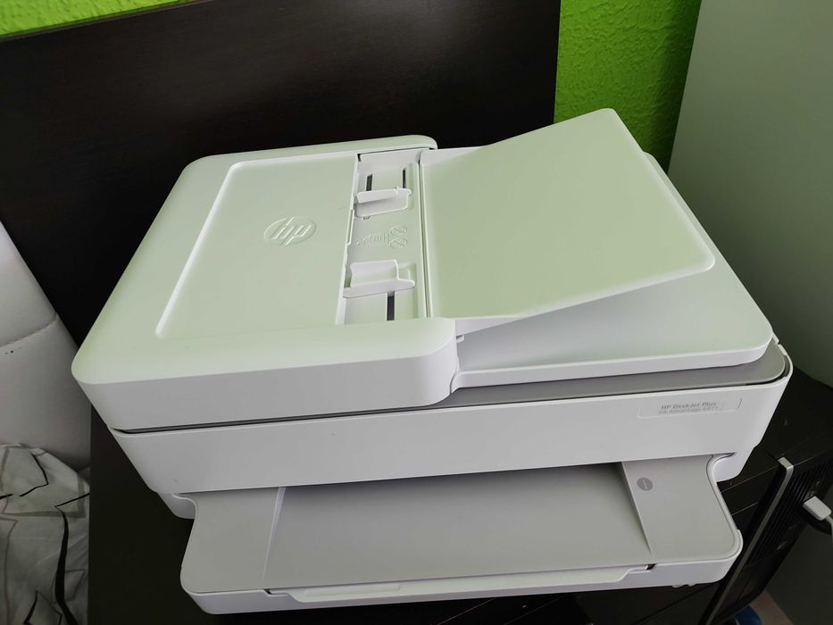 Купен 250лв Мастиленоструен цветен принтер HP Deskjet Plus скенр копир