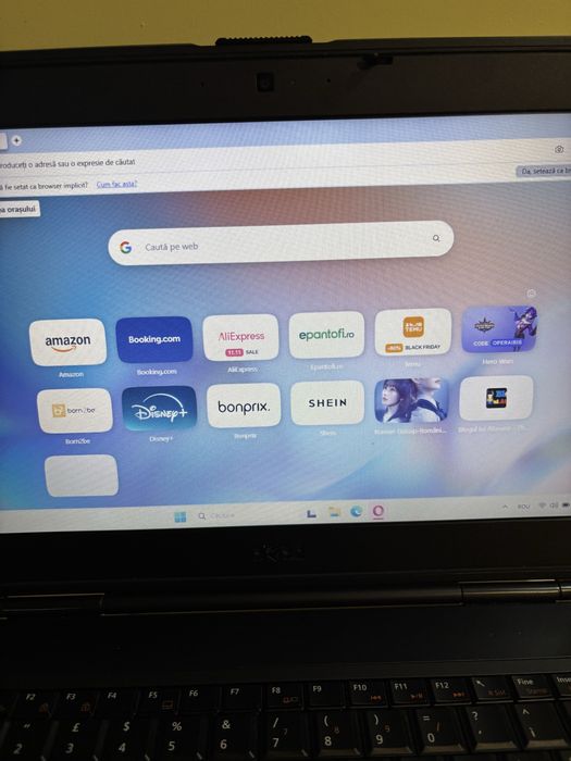 Dell  in stare foarte buna folosit maxim 30 zile