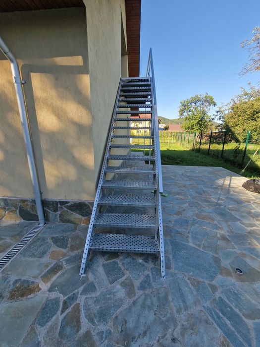 Scari metalice galvanizate