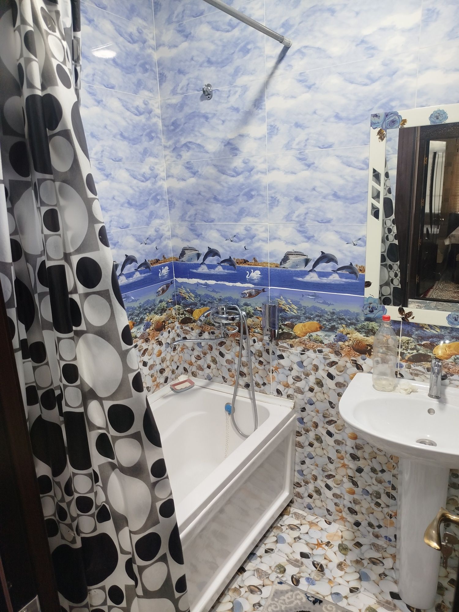 3 xonali ijaraga beriladi