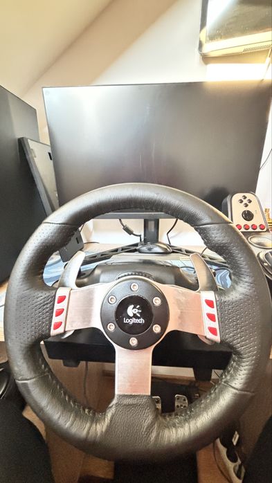 URGENT!!Logitech g27/pedale g29