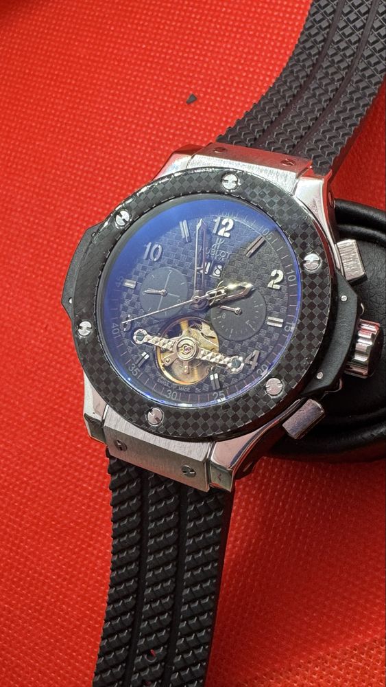 Мъжки часовник Hublot модел Geneva с автоматичен механизъм