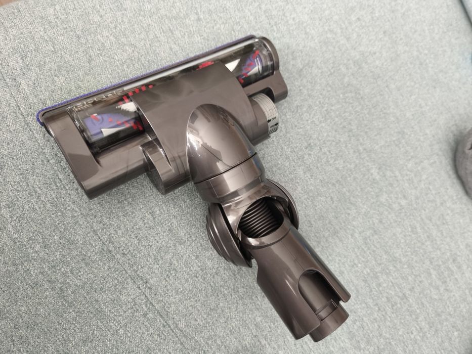 Vând perie aspirator Dyson