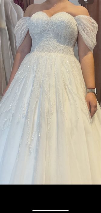 Vând rochie de mireasă