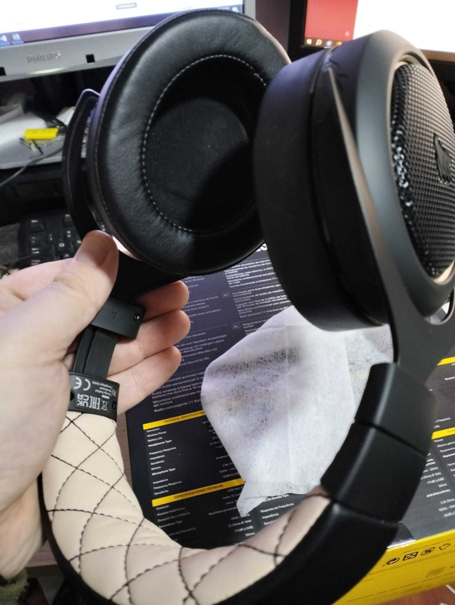 Casti gaming wireless Corsair HS70 PRO, surround 7.1, Crem/Negru
