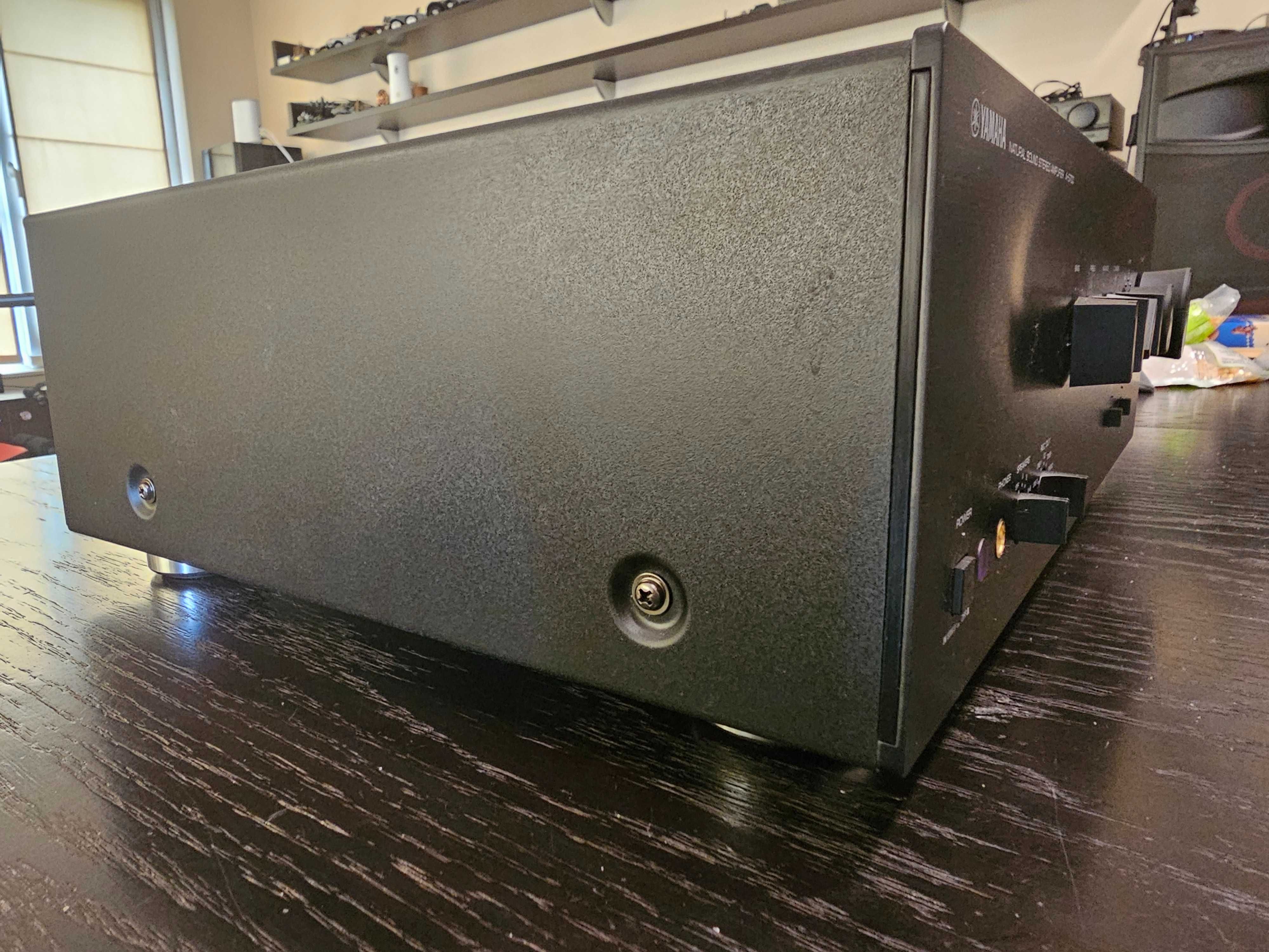 YAMAHA A S 700 Мощен стерео усилвател, Dynamic power
4 Ohm: 200 Watt
