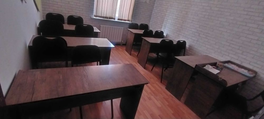 Парты со стульями