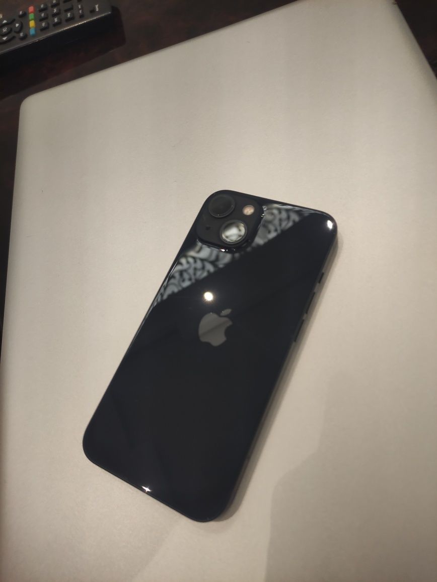 iPhone 13 ideal holatda