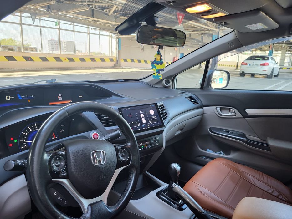 Honda Civic 1.8 i-VTEC benzină + GPL | An fabricație 2016 | 180.000 km