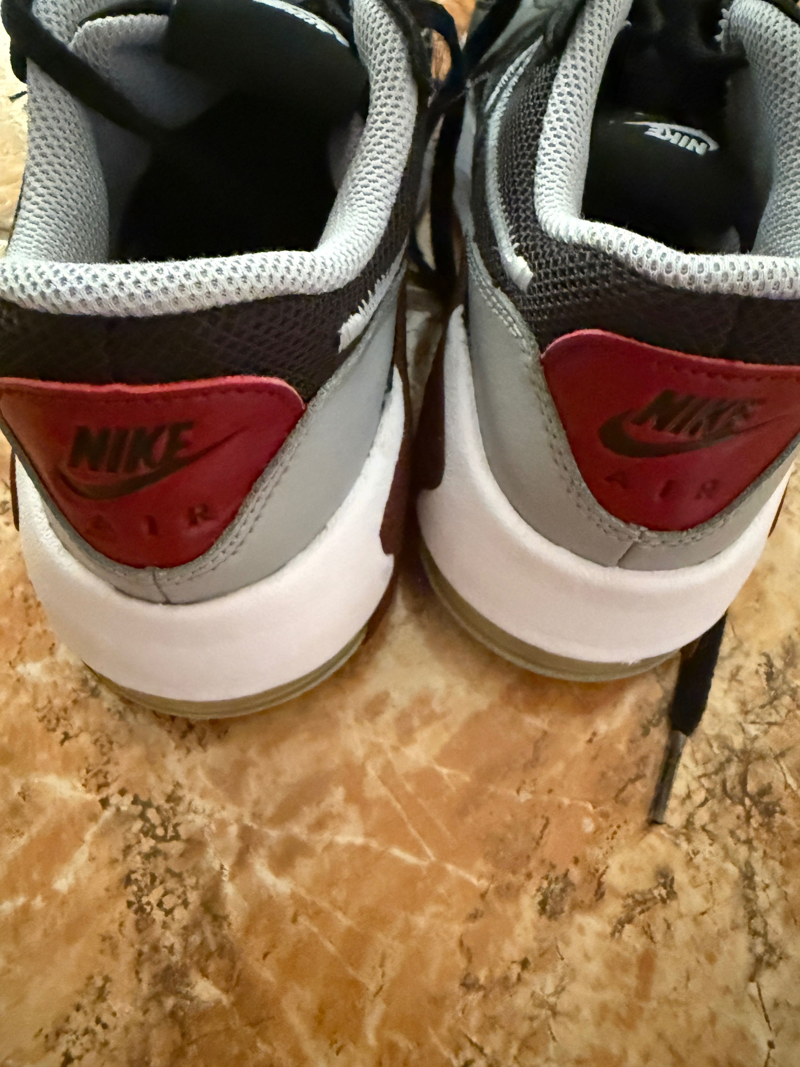 Запазени маратонки Nike Air Max