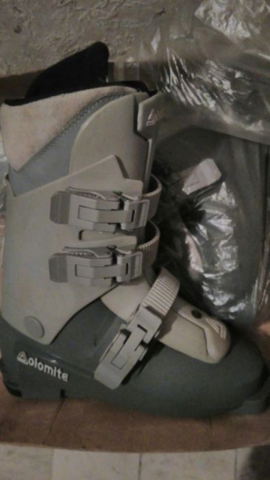 Ски обувки нови .Dolomite