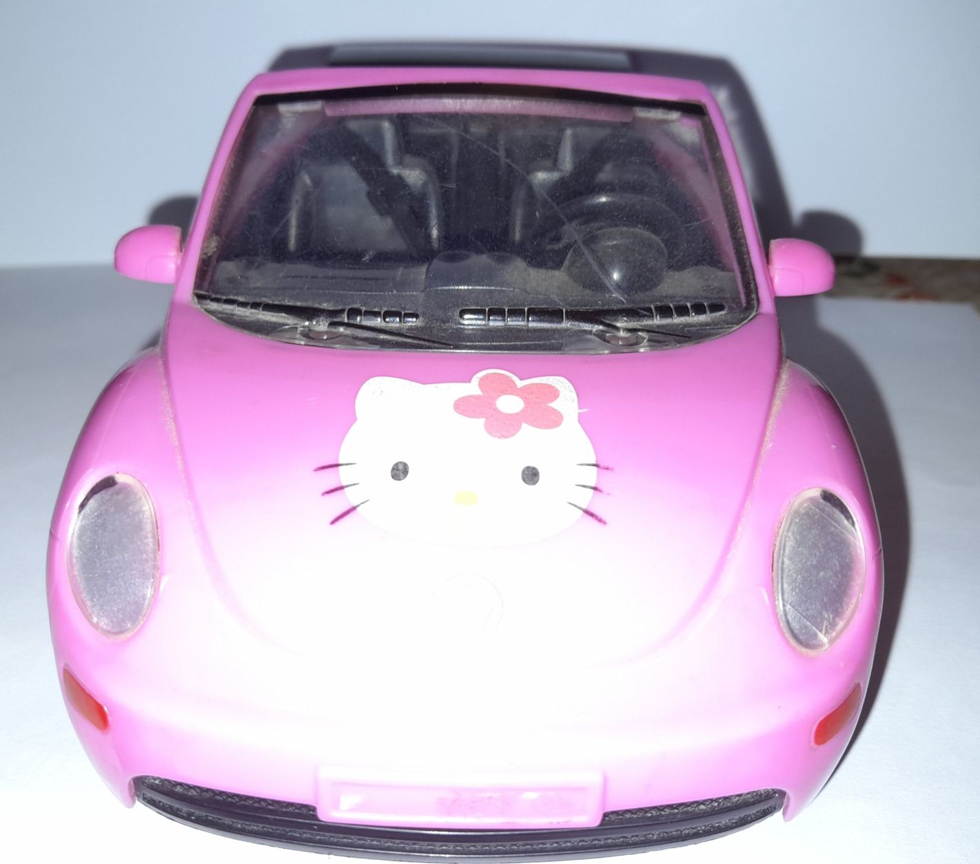 Masina Hello Kitty.