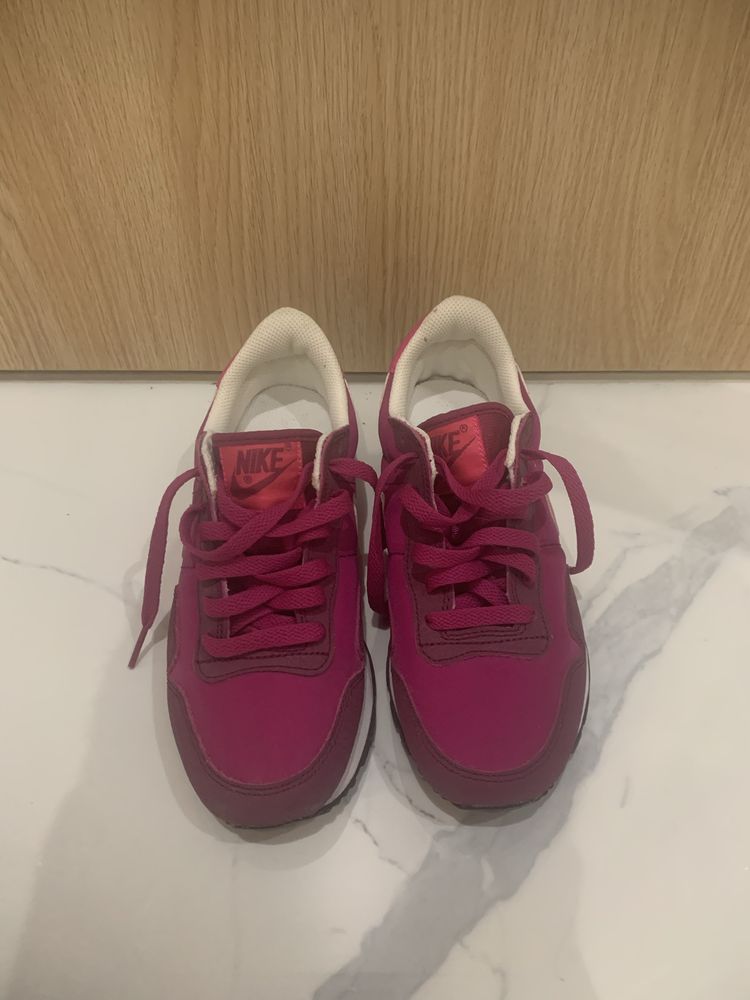 Маратонки Nike , номер 36
