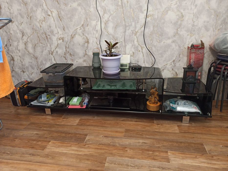 Продам консоль в идеальном состоянии коленое стекло