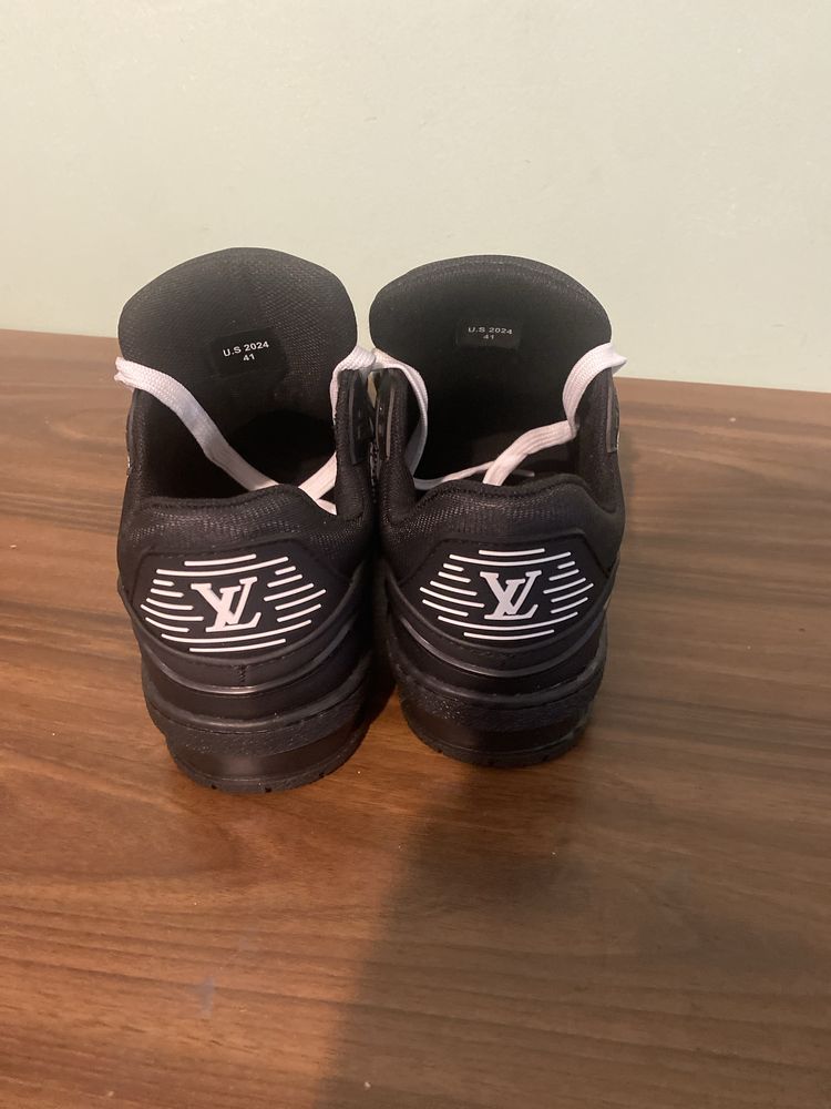 Vând Lv trainer