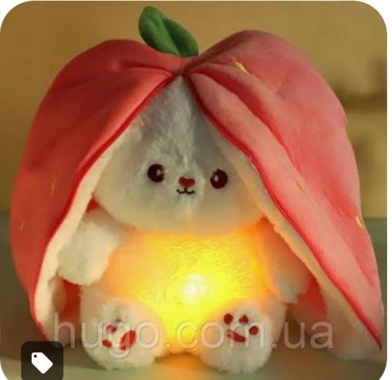 Мягкая игрушка "Зайка-клубника" — это популярный трансформер 2-в-1,