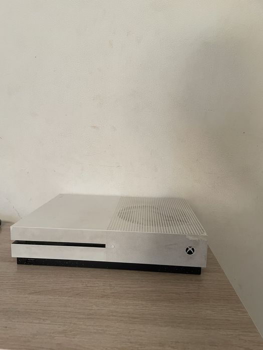 Продается xbox one s