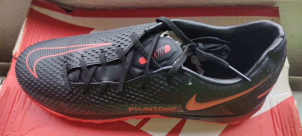 Ghete fotbal NIKE mercurial și phantom