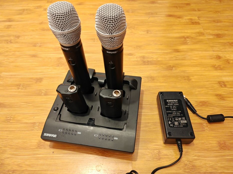 Set 4 Microfoane Shure MXW 1 si 2 , Dock MXWNCS4, SM86, DH5T