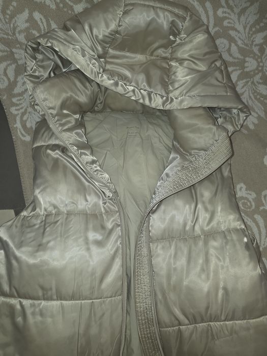 Продам жилетку massimo dutti