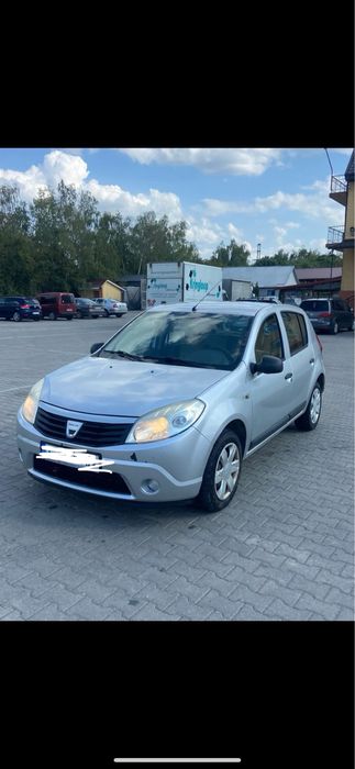 Vand dacia sandero motor  1.4