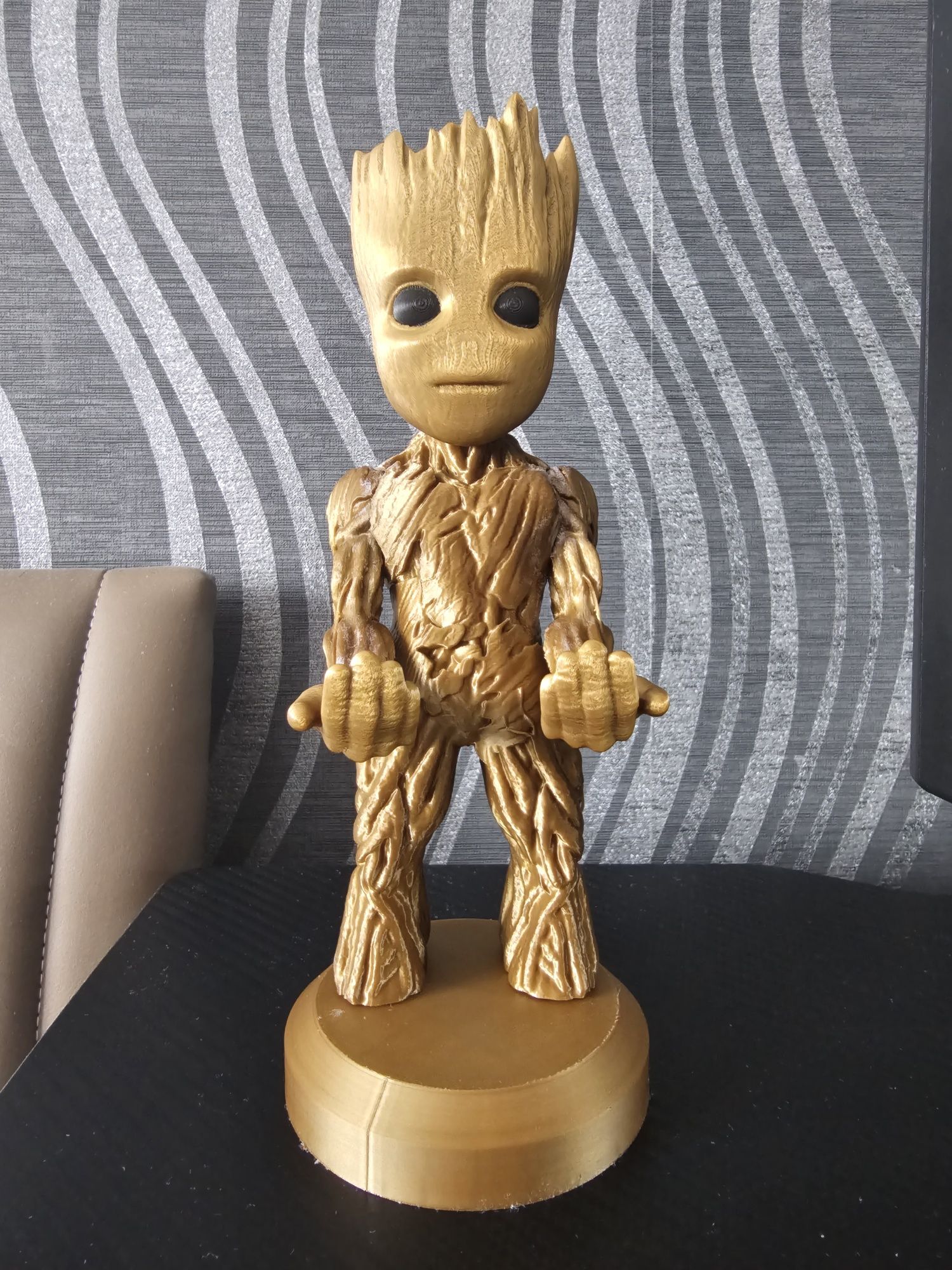 Groot стойка за ps5 джойстик