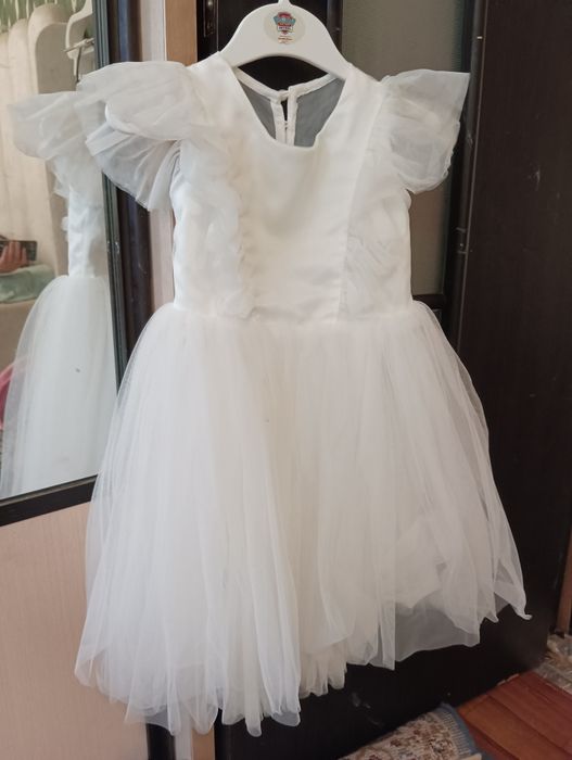 Продам платье на  3-года