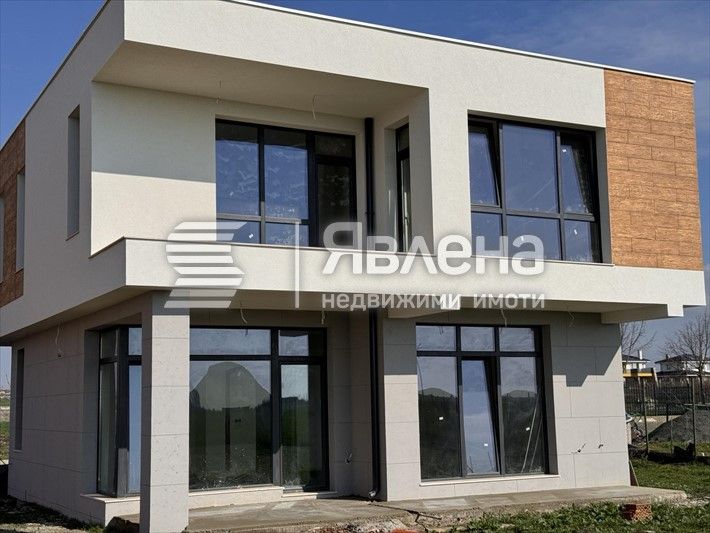 Продава се Къща в Поморие - 196 кв.м за 1404 €/кв.м - Снимка #1