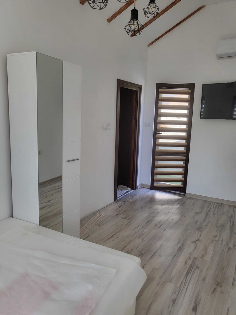 Дава се под наем Къща в к.к. Св.Св. Константин и Елена - 100 кв.м за 800 € - Снимка #6