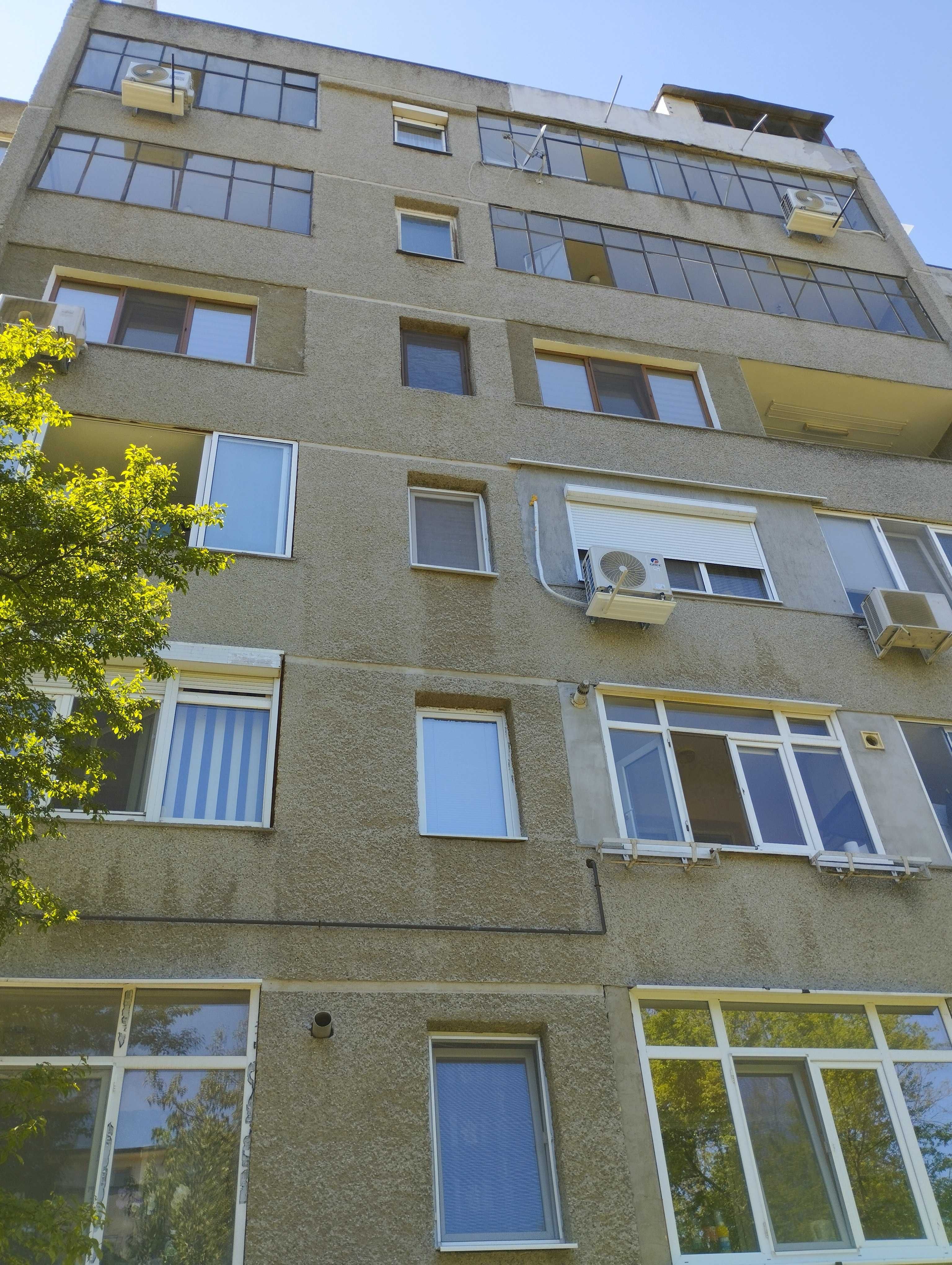 Тристаен апартамент, кухненски бокс Ж.К. Добротица гр. Добрич 96.77