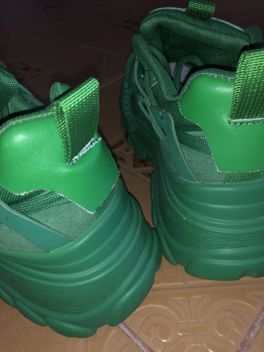 Vand adidasi cu platforma