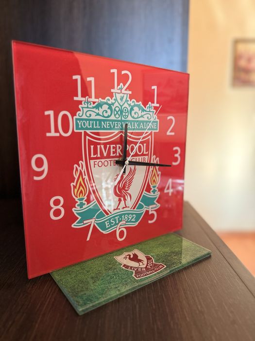 Настолен часовник на LIVERPOOL