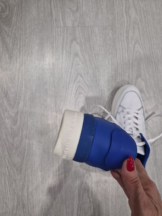 Дамски оригинални кецове Tommy Hilfiger.