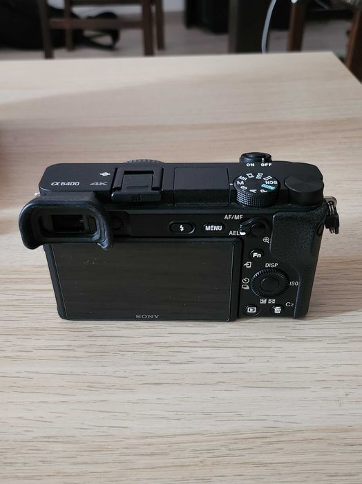 Продавам Sony a6400 (тяло) : в отлично състояние, почти неизползвана