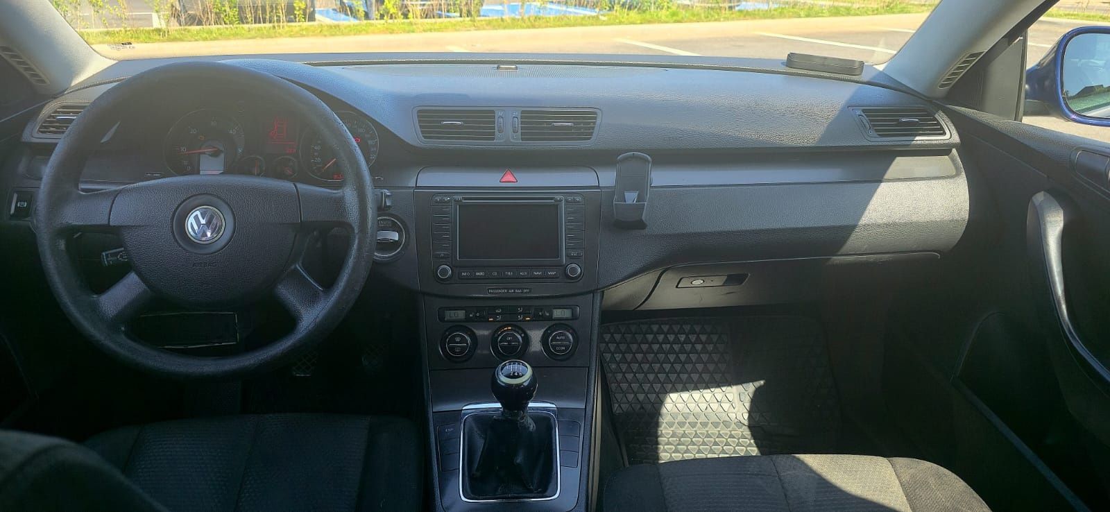 Vând Volkswagen Passat B6 2.0 TDI