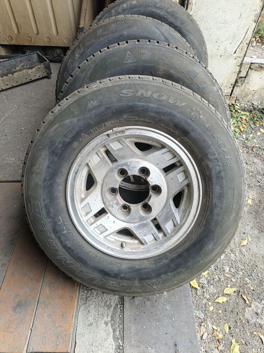 Продам зимние шины с дисками,. Хорошем состояние