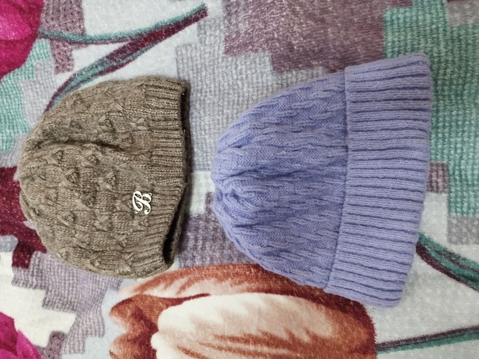 Теплые шапки на флисе .